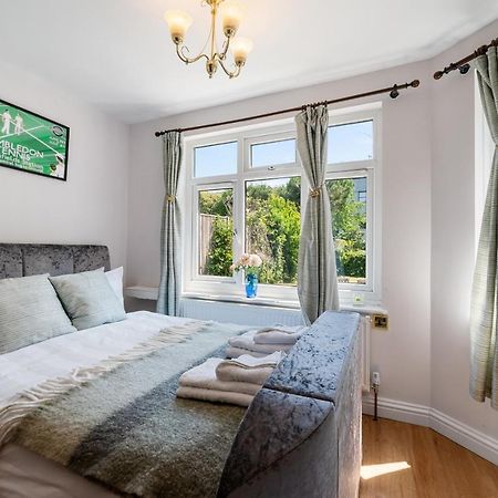 Lovely Garden Apartment In Wimbledon Town Centre With Private Parking By Wimbledon Holiday Lets Londyn Zewnętrze zdjęcie