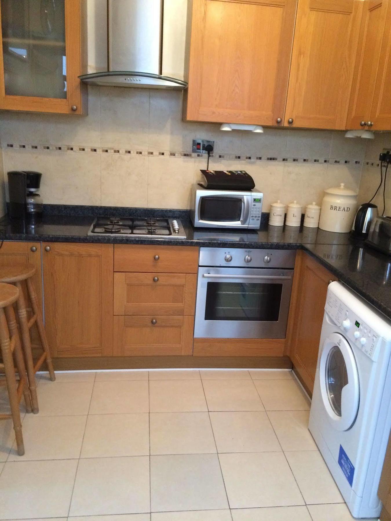 Lovely Garden Apartment In Wimbledon Town Centre With Private Parking By Wimbledon Holiday Lets Londyn Zewnętrze zdjęcie
