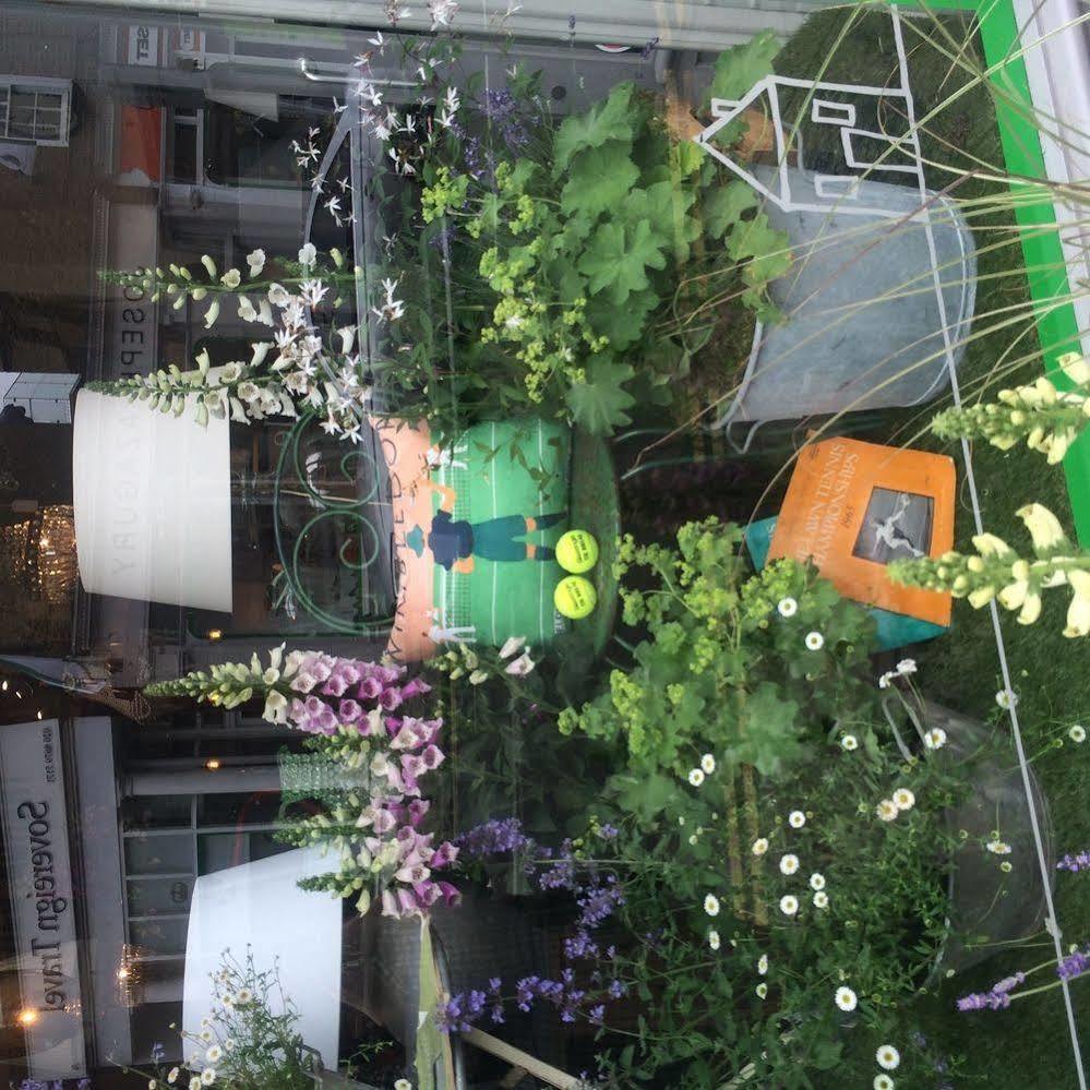 Lovely Garden Apartment In Wimbledon Town Centre With Private Parking By Wimbledon Holiday Lets Londyn Zewnętrze zdjęcie